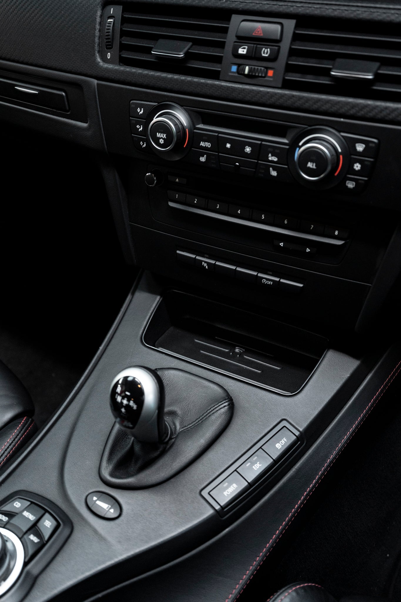 BMW E9X 3 SERIES (E90/E91/E92/E93) INDUKTIV Wireless Device Charging Unit