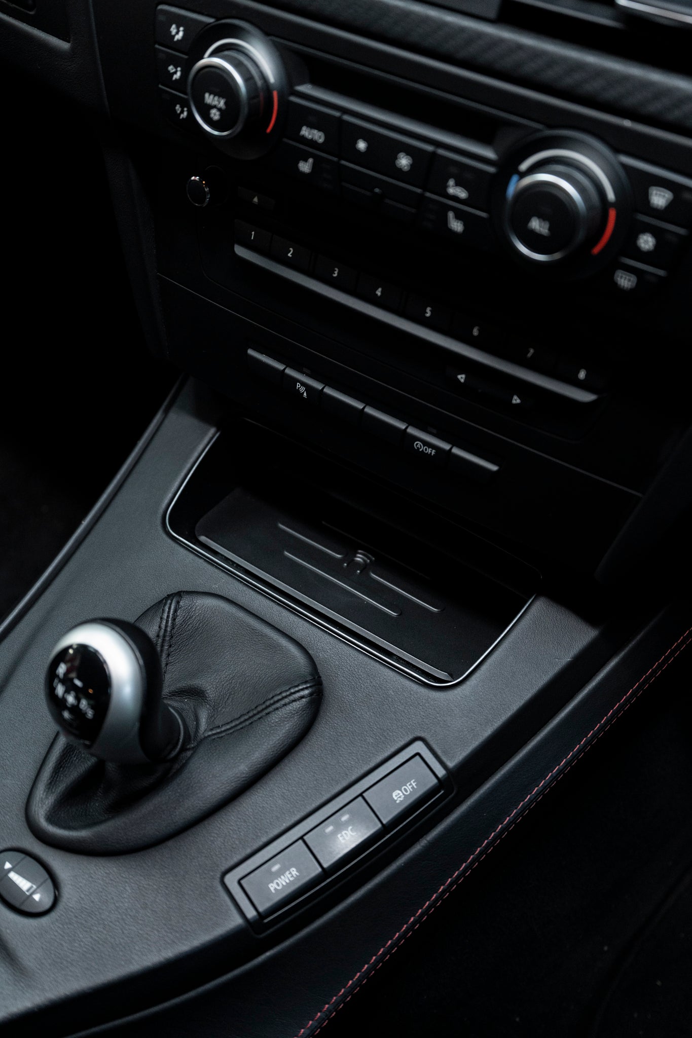 BMW E9X 3 SERIES (E90/E91/E92/E93) INDUKTIV Wireless Device Charging Unit